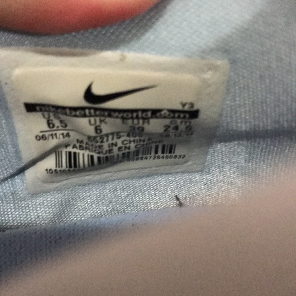 Nike - Picture 5 of 6